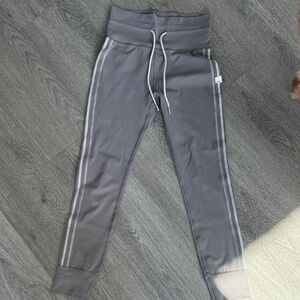 Gray Vuori daily leggings